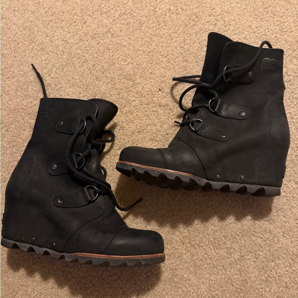 Sorel Women's Black Lace Up Wedge Boots Joan of arc